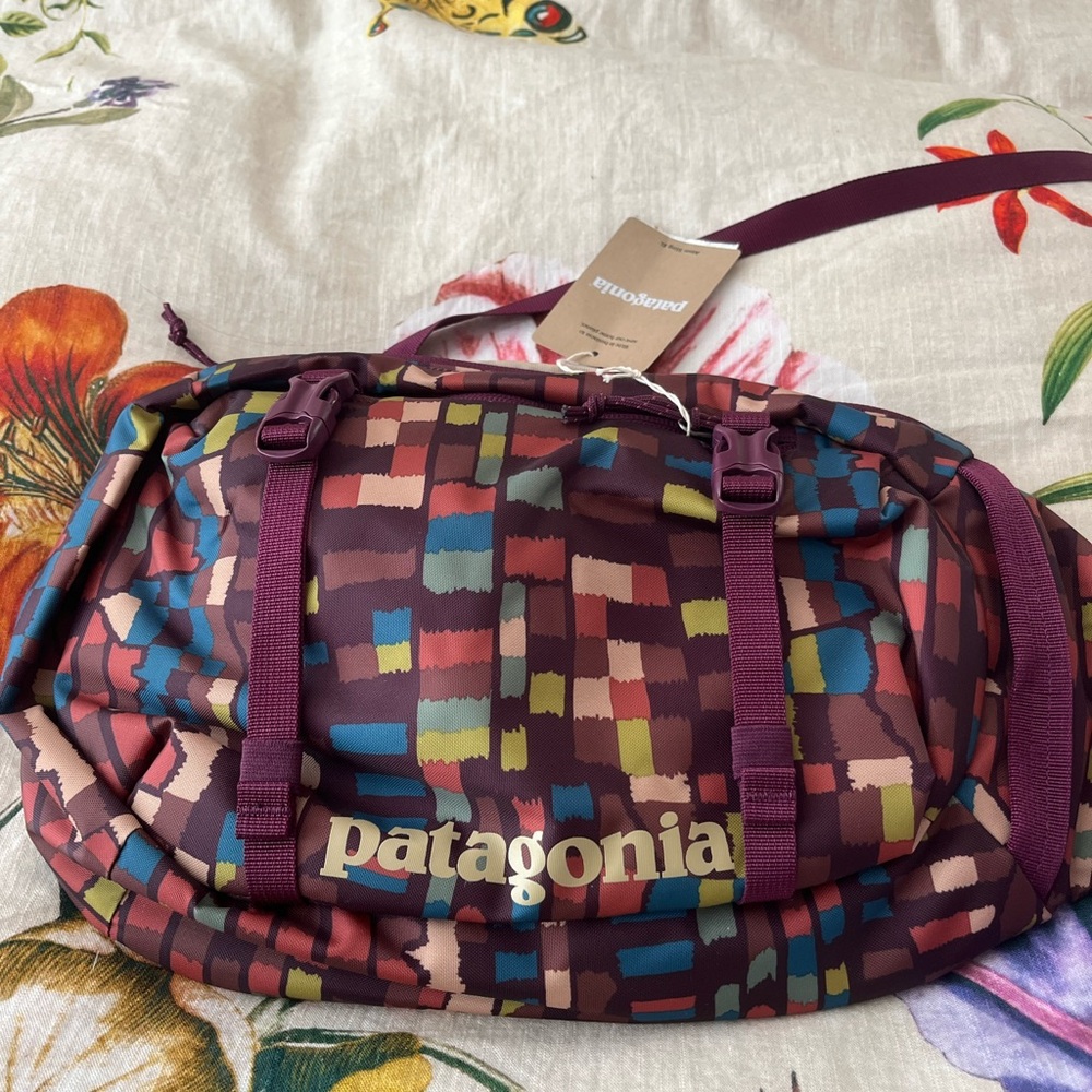 Patagonia Atom Sling Bag 8L - brand new